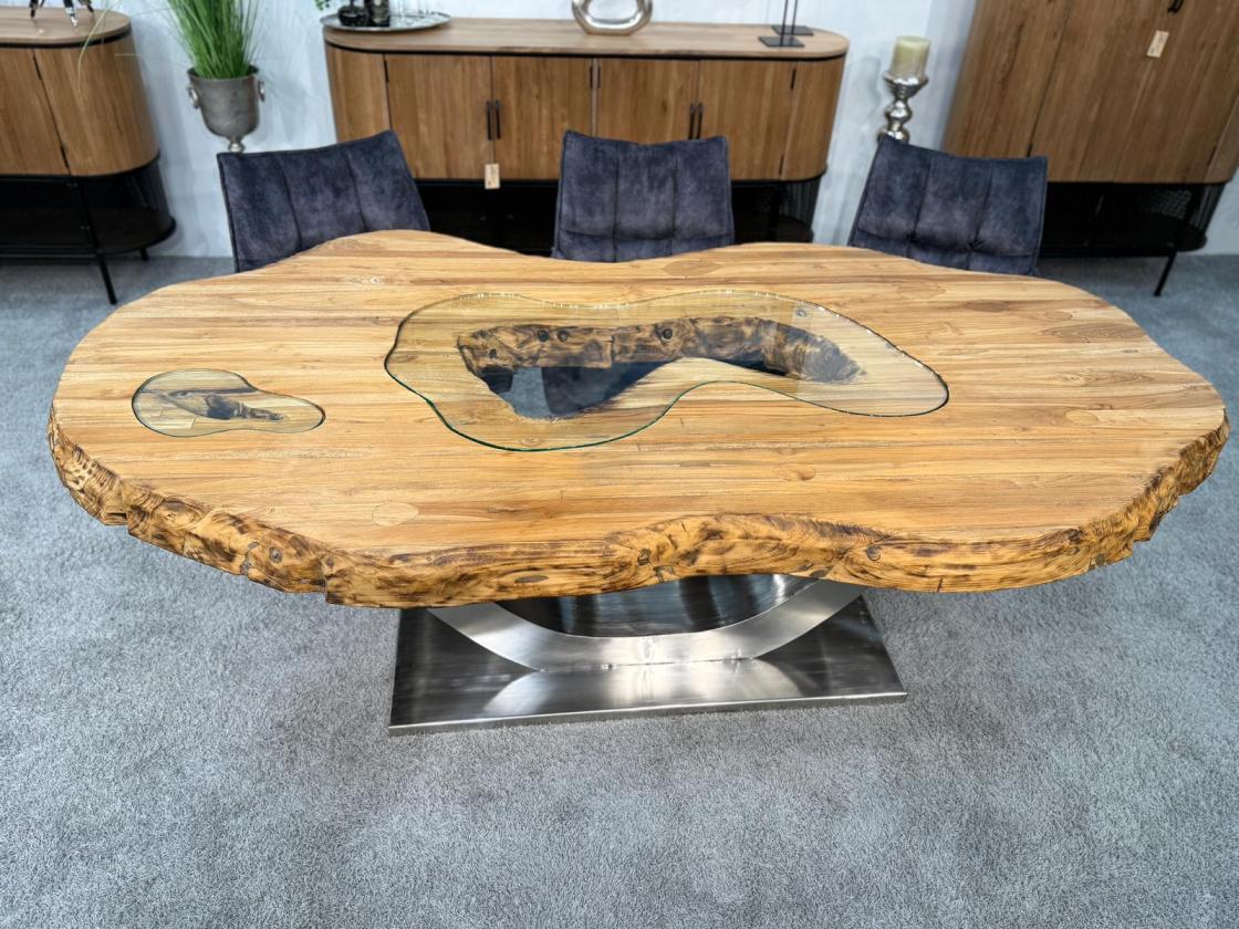 Massiver Holtisch Fusion aus recyceltem Holz