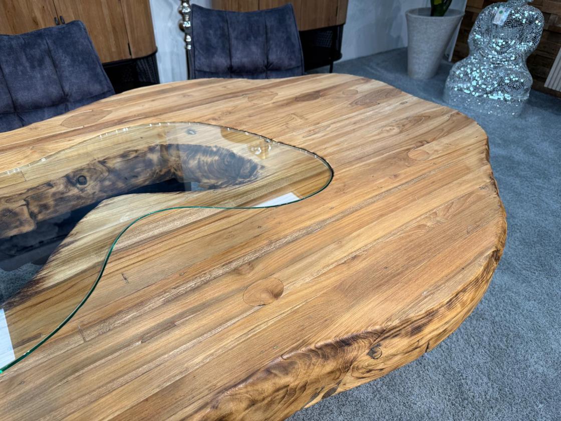 Massiver Holtisch Fusion aus recyceltem Holz