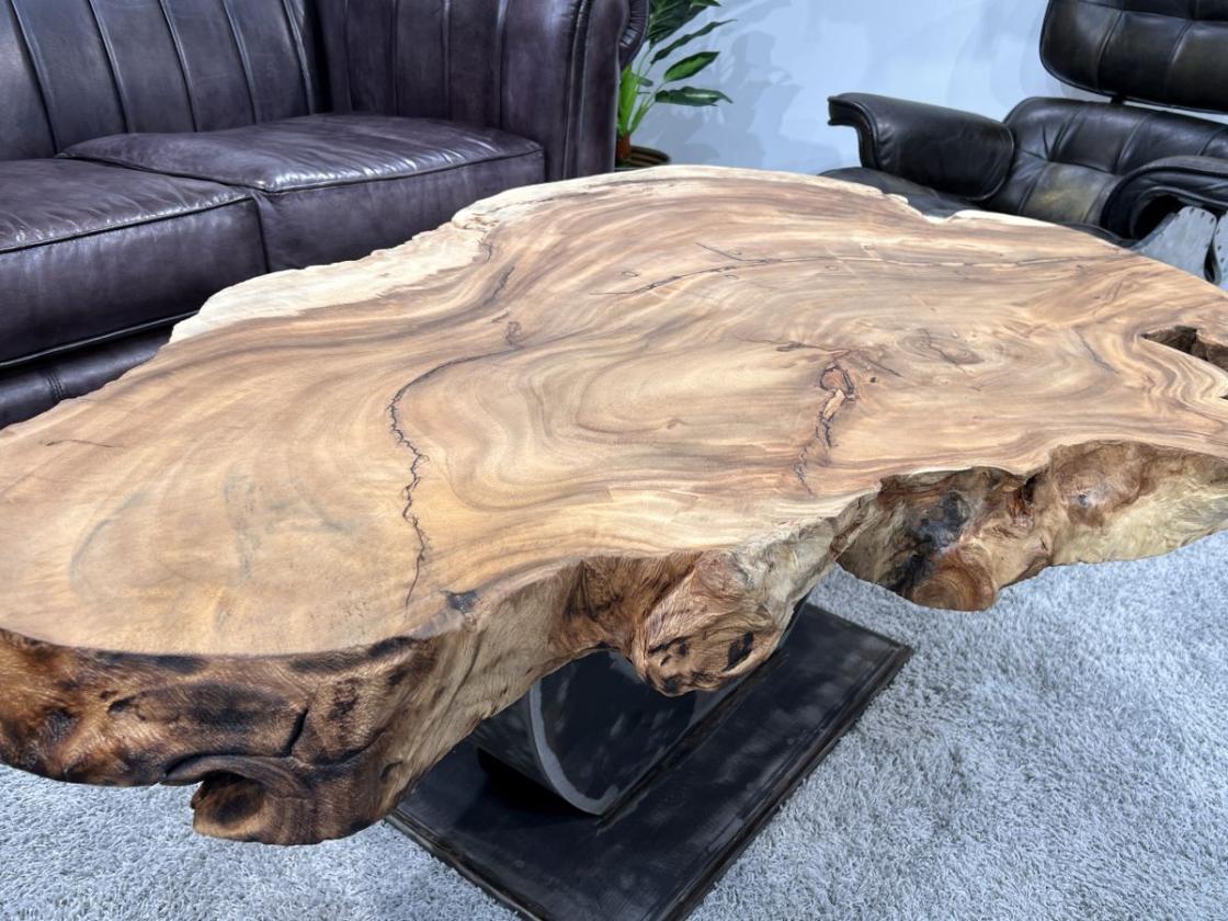Massivholz Couchtisch "Bromo" 140 cm