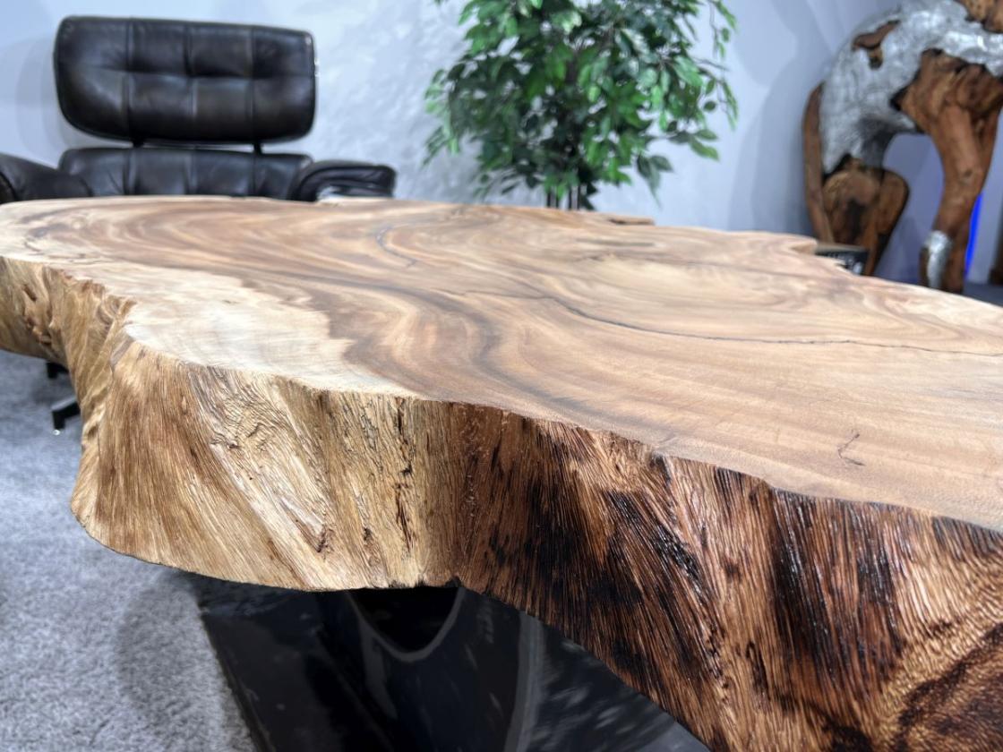 Massivholz Couchtisch "Bromo" 140 cm
