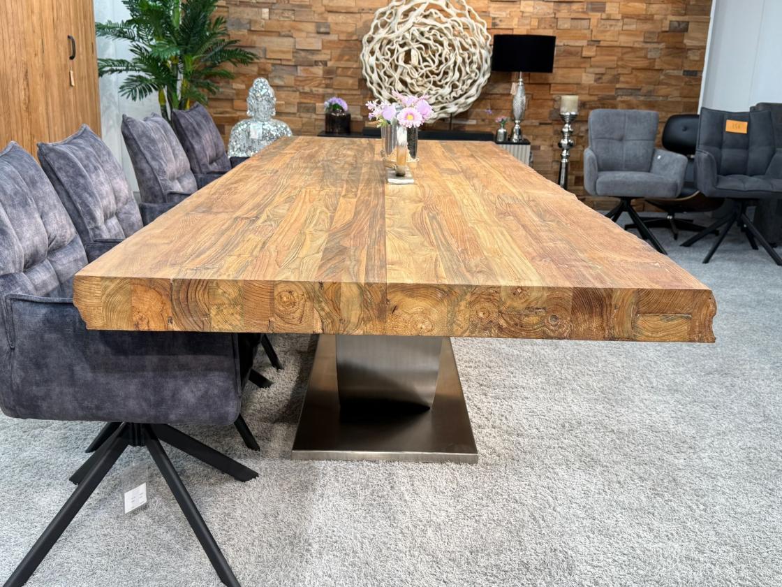 Esstisch Deep Island aus recyceltem Holz