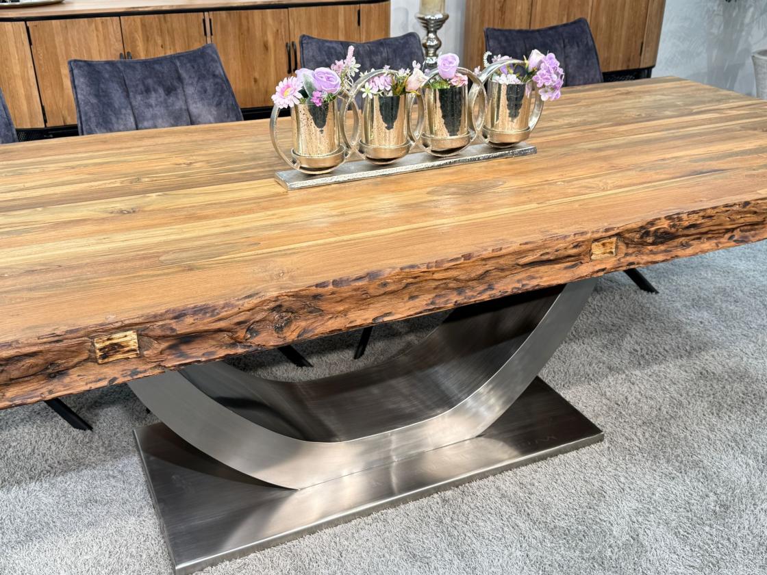 Esstisch Deep Island aus recyceltem Holz