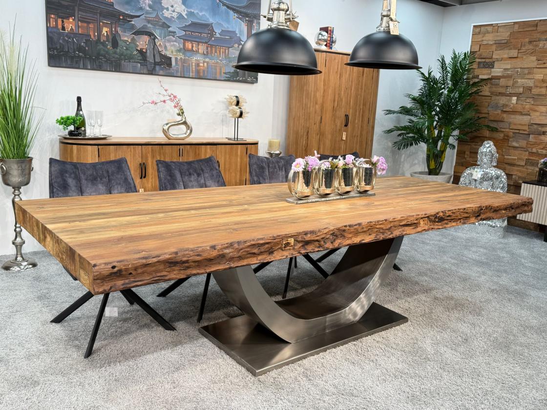 Esstisch Deep Island aus recyceltem Holz