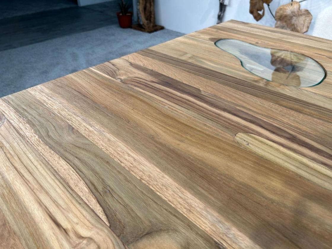 Massivholztisch aus recyceltem Altholz Deep Island