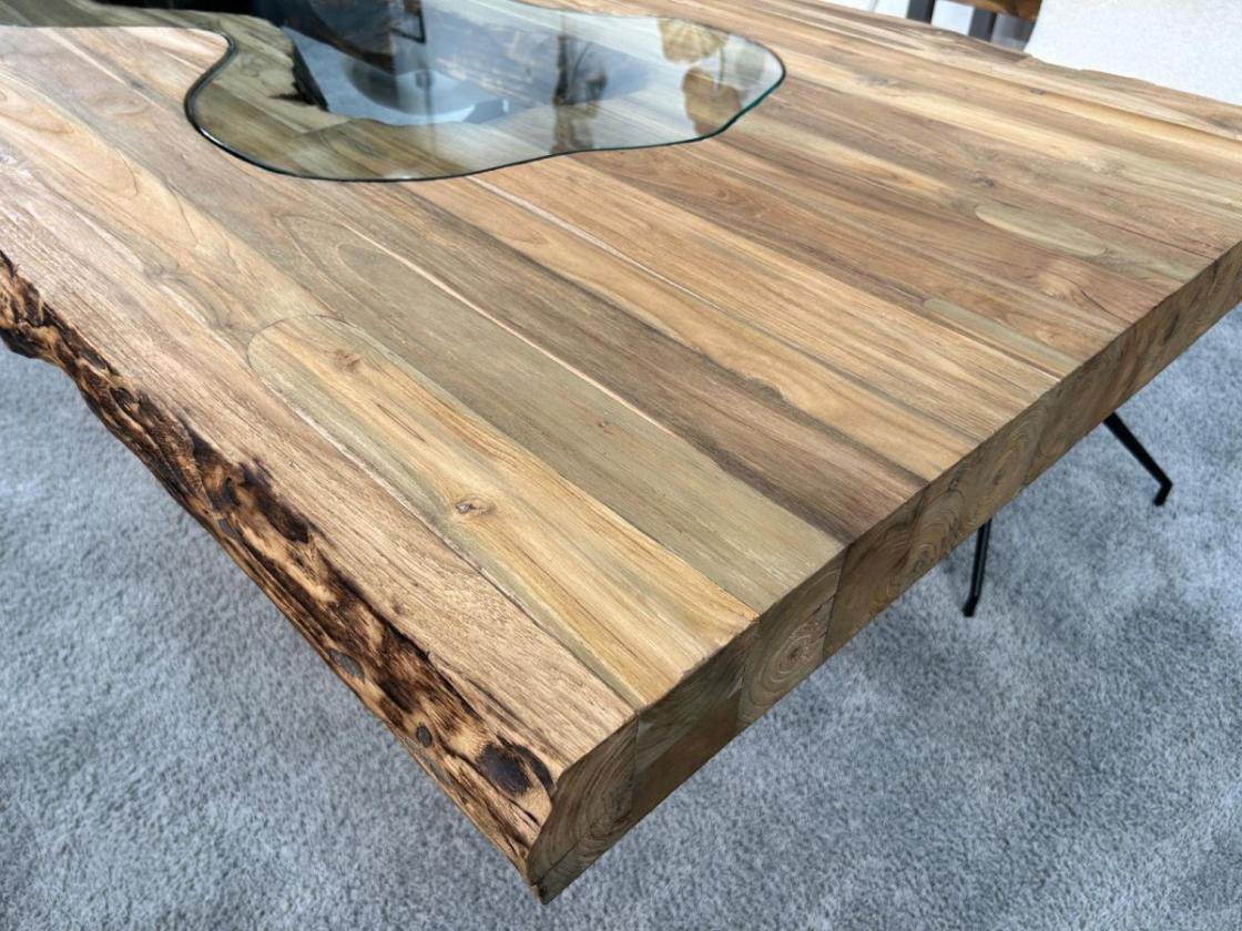 Massivholztisch aus recyceltem Altholz Deep Island