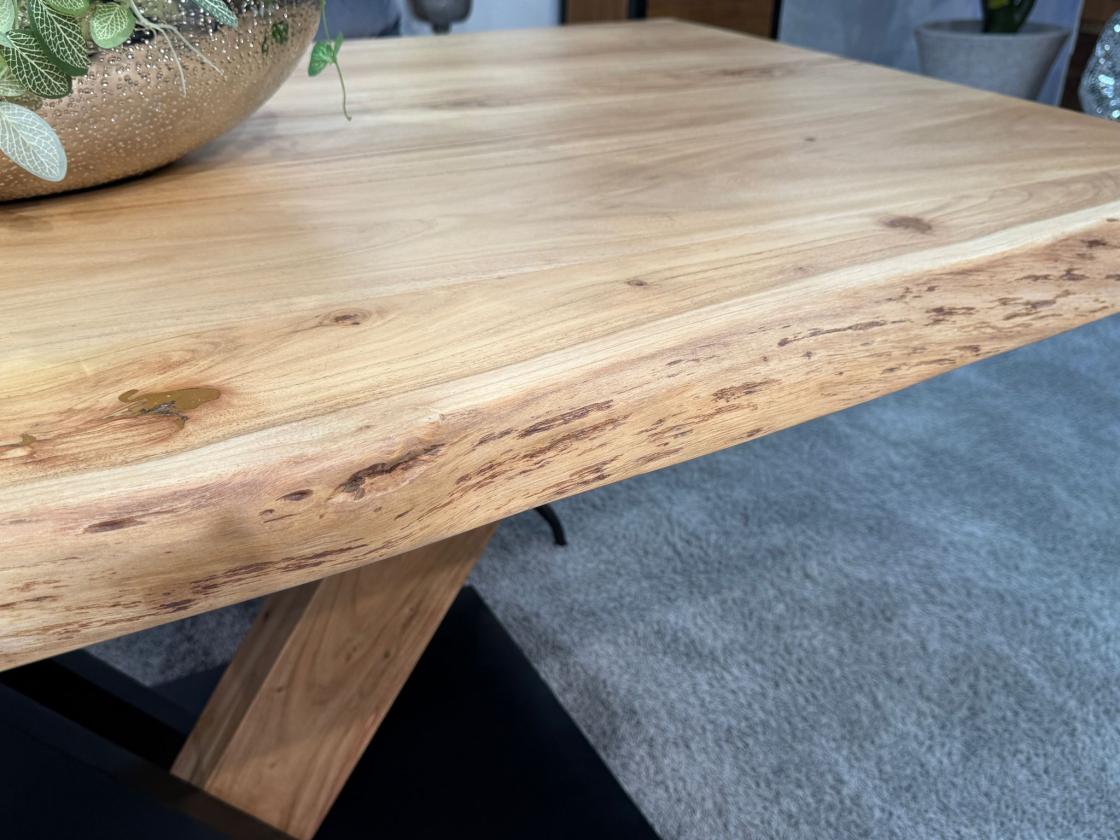 Massivholztisch mit Baumkante 180 x 100 cm