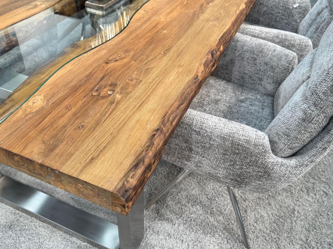 Massiver Design Esstisch mit Kufen und Glaselementen