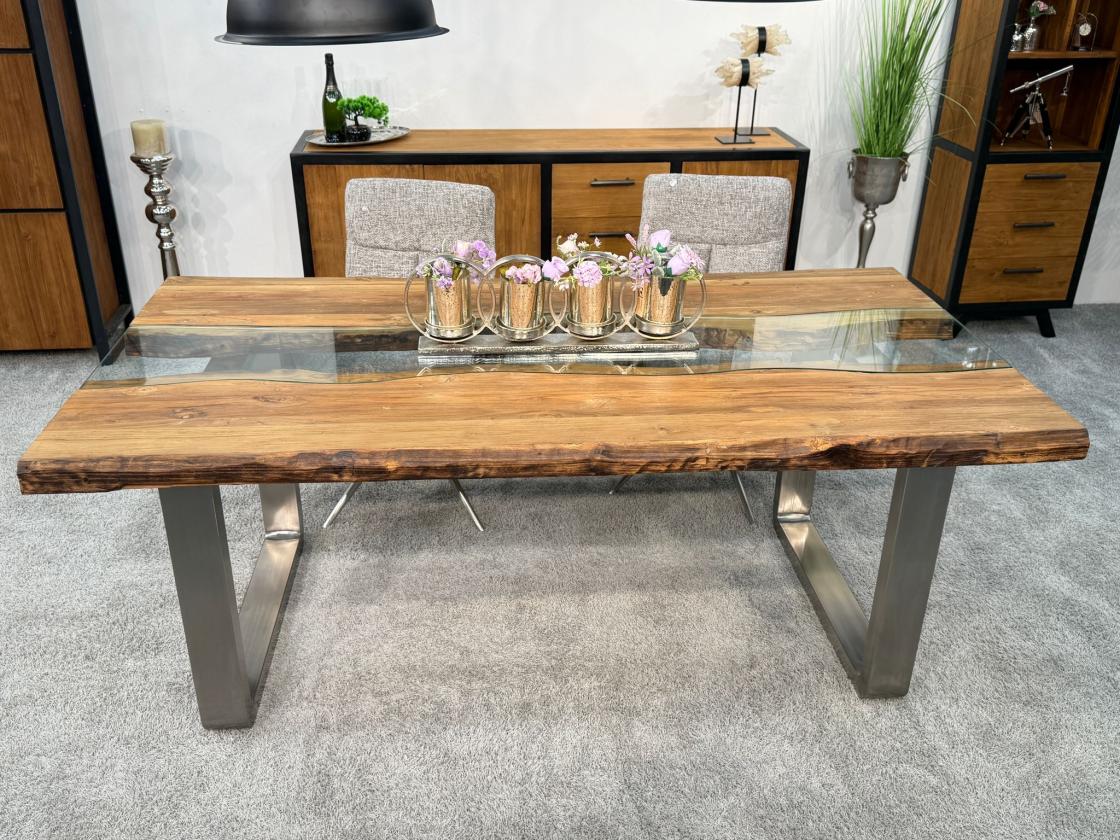 Massiver Design Esstisch mit Kufen und Glaselementen