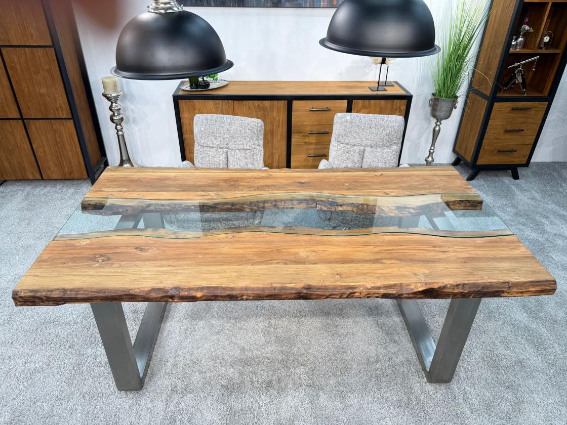 Massiver Design Esstisch mit Kufen und Glaselementen