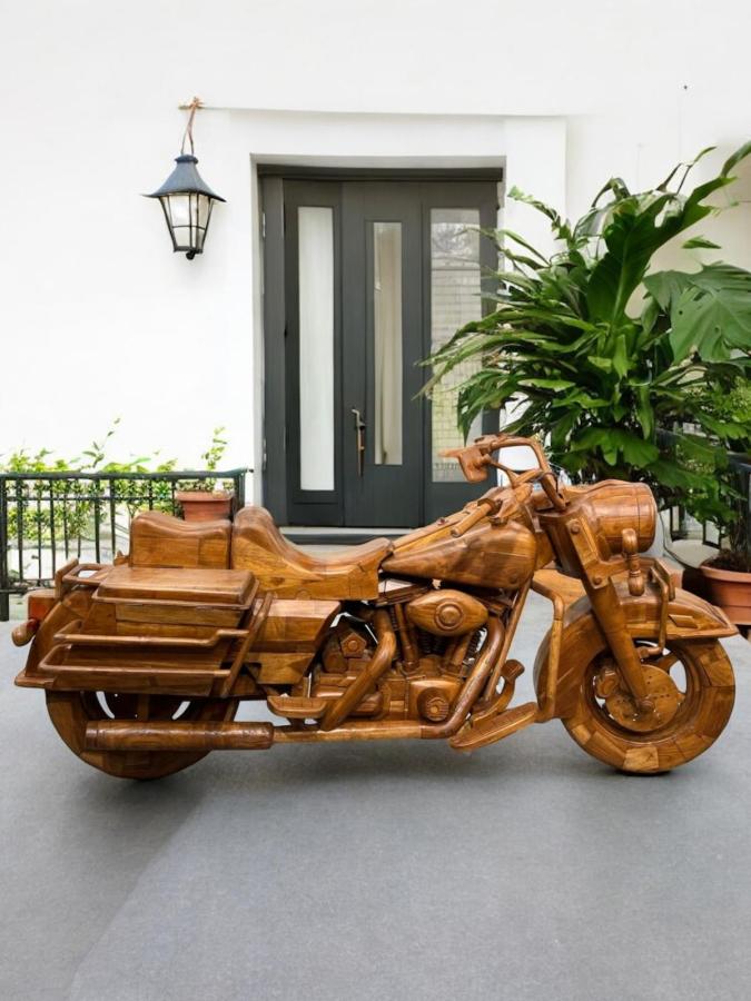 Außergewöhnliche Holzskulptur „Schildkröte“ aus Holz