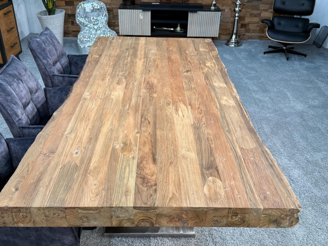 Wohnzimmertisch aus Massivholz mit Baumkante 220cm