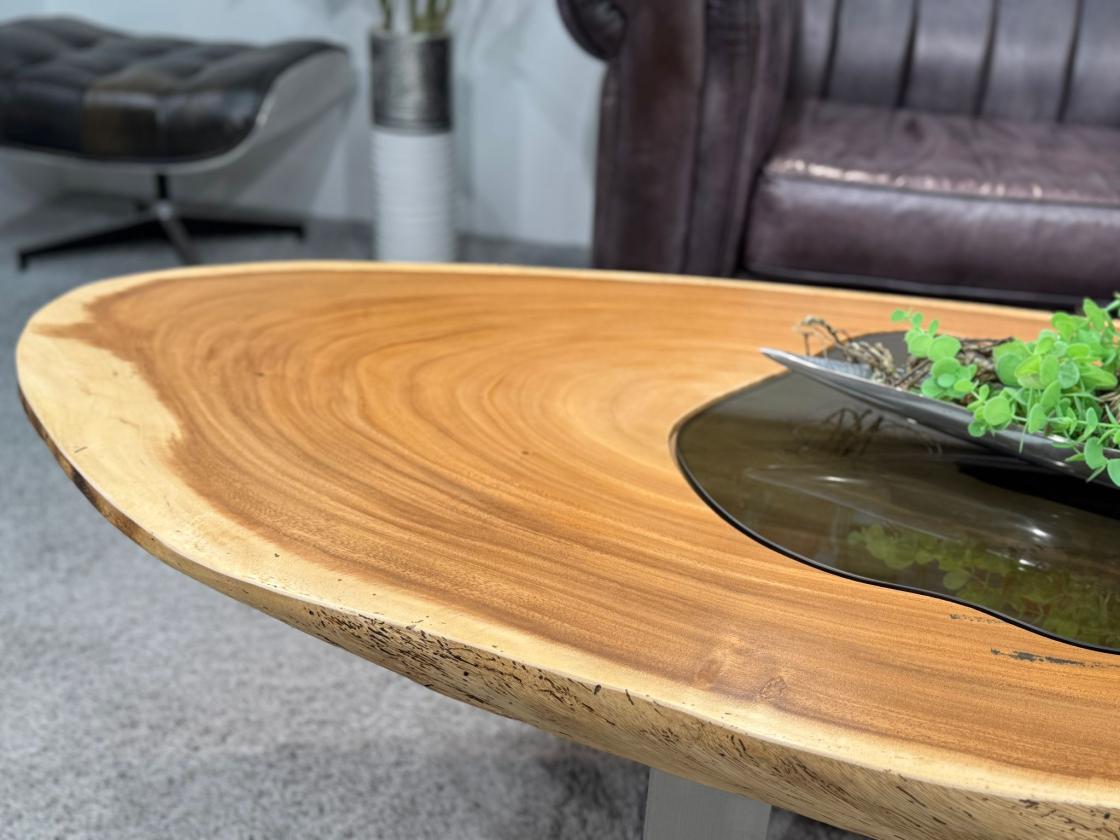 Massiver Couchtisch Baumstamm mit Metallgestell