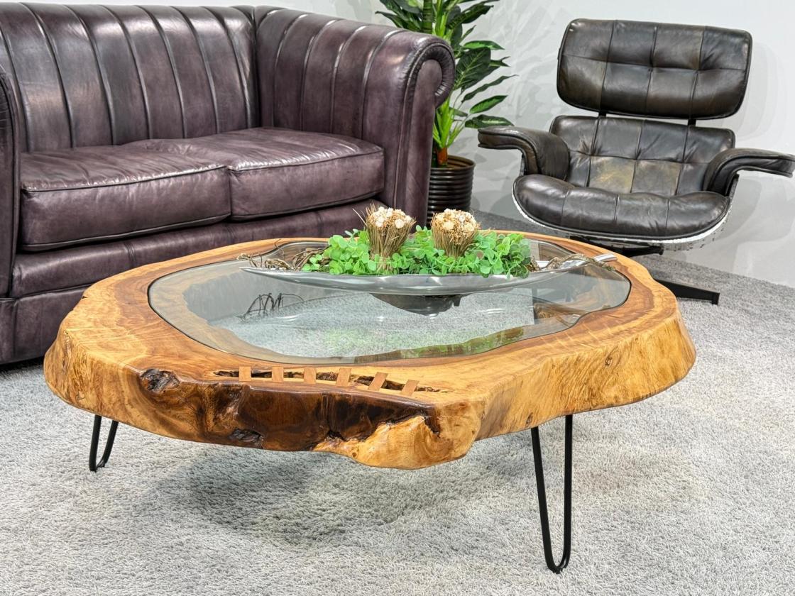 Massiver runder Couchtisch Baumstamm mit Metallgestell