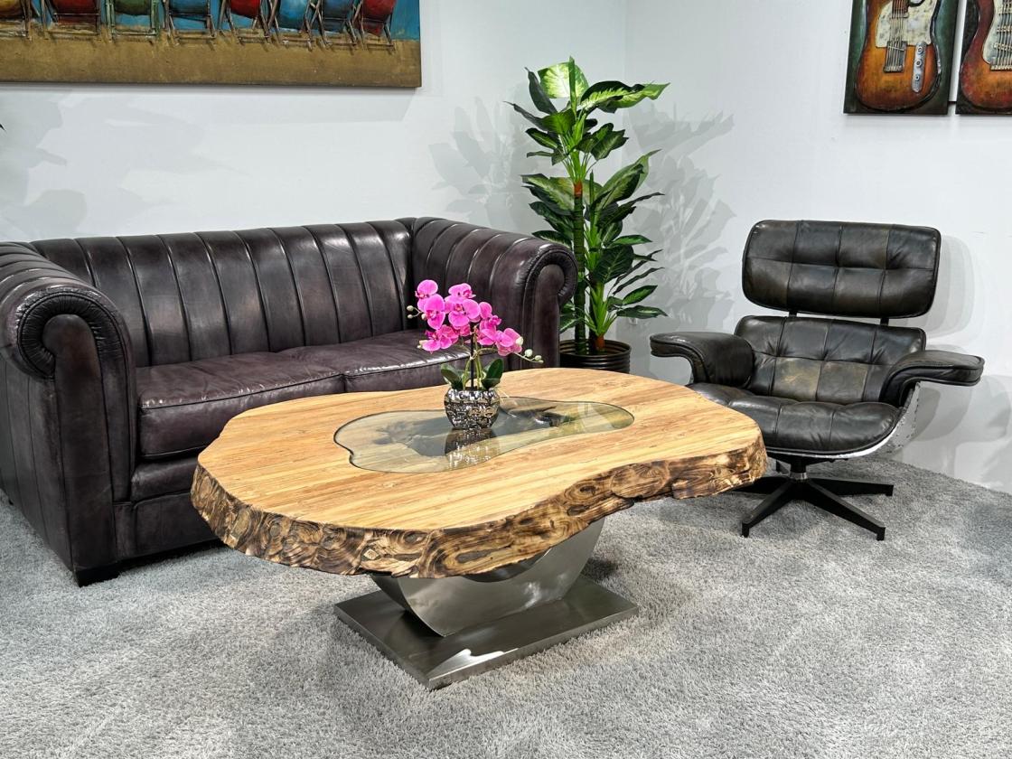 Couchtisch mit ovaler Form aus Holz
