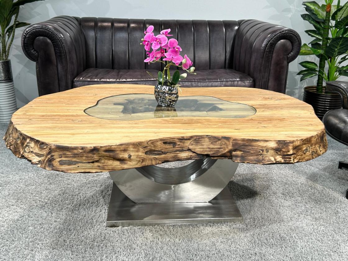 Couchtisch mit ovaler Form aus Holz