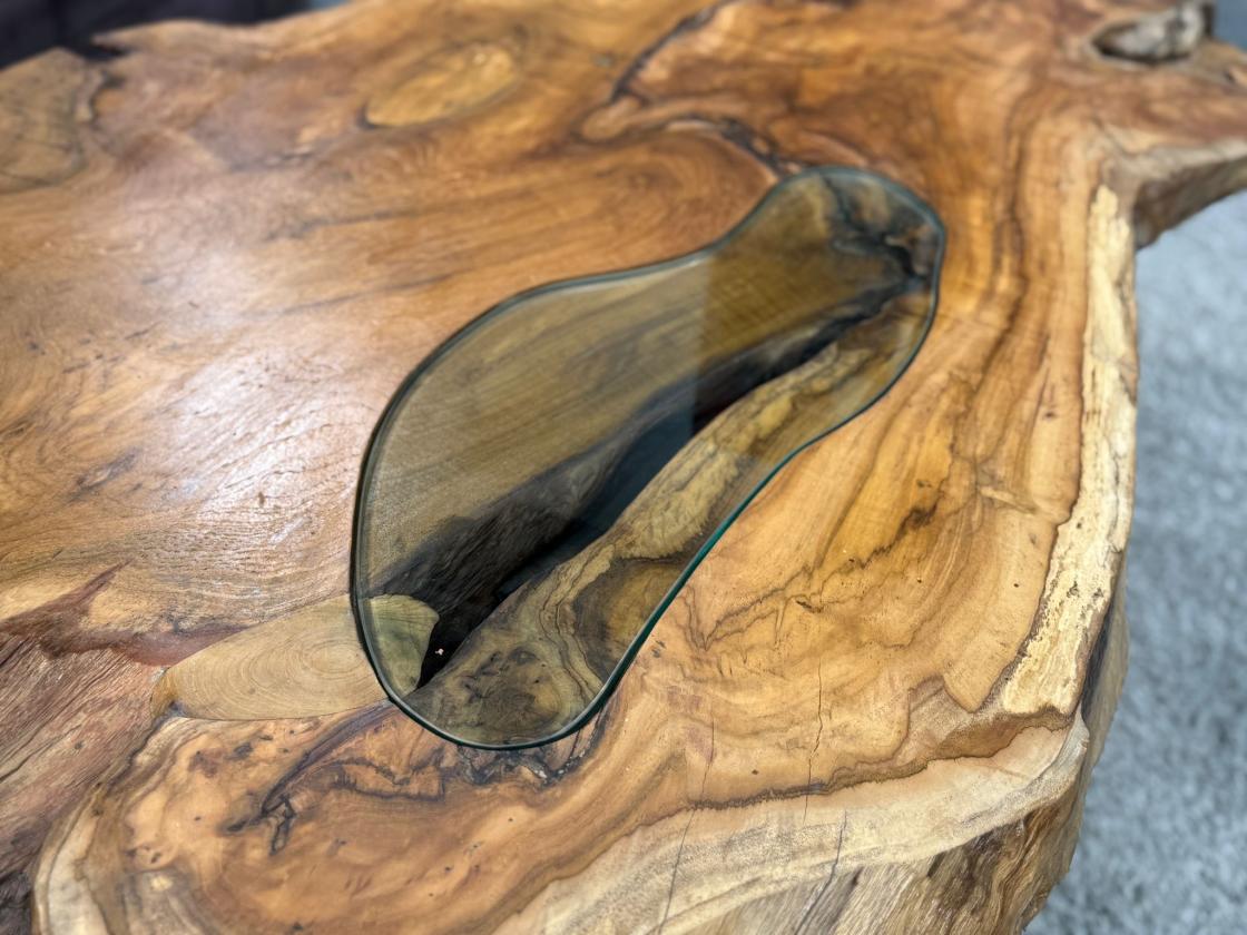 Unikat Couchtisch aus Holz Baumstamm Baumscheibe Metallfuss