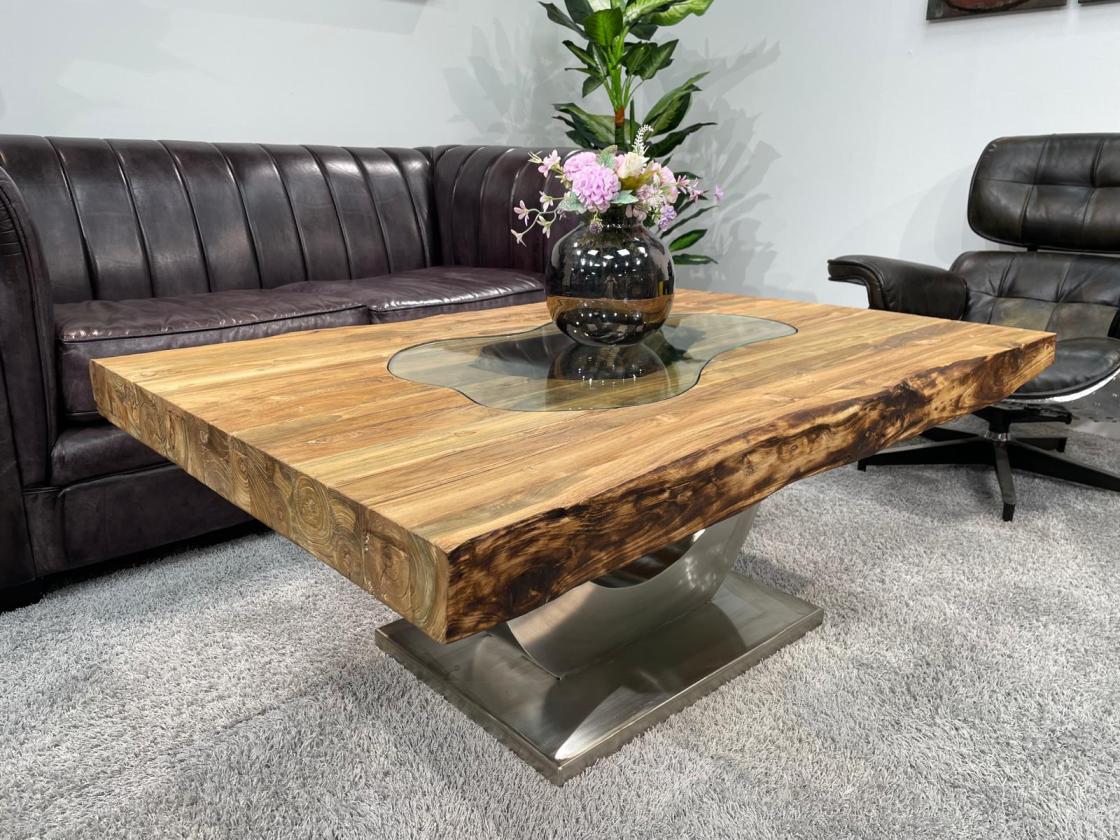 Design Couchtisch aus recyceltem Holz
