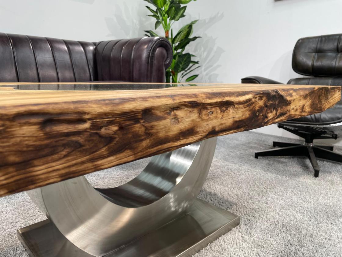Design Couchtisch aus recyceltem Holz