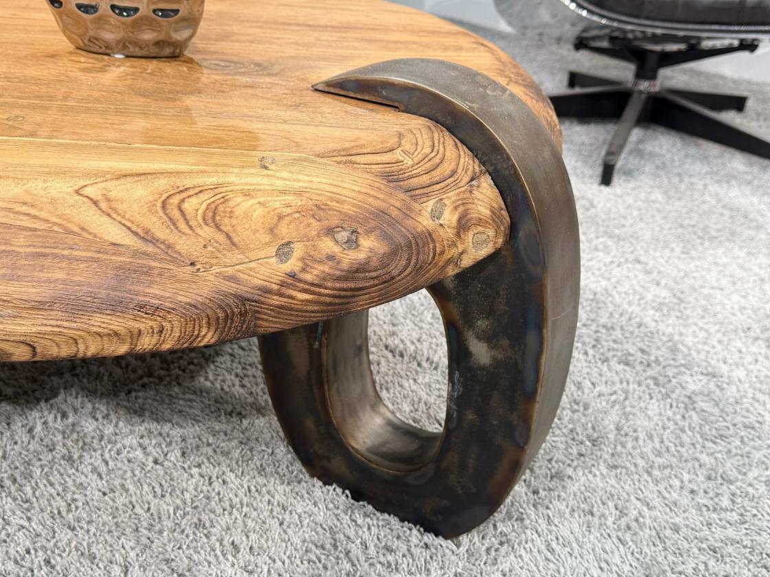 Runder Couchtisch aus Holz Clash