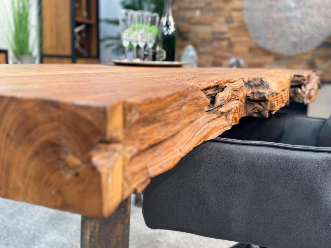 Schreibtisch Passion aus Altholz