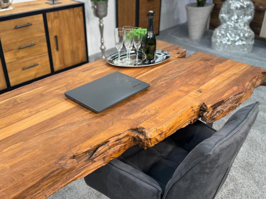 Schreibtisch ca. 168 x 66-88 x 80 cm aus recyceltem Teakholz mit Tischgestell aus Rohstahl