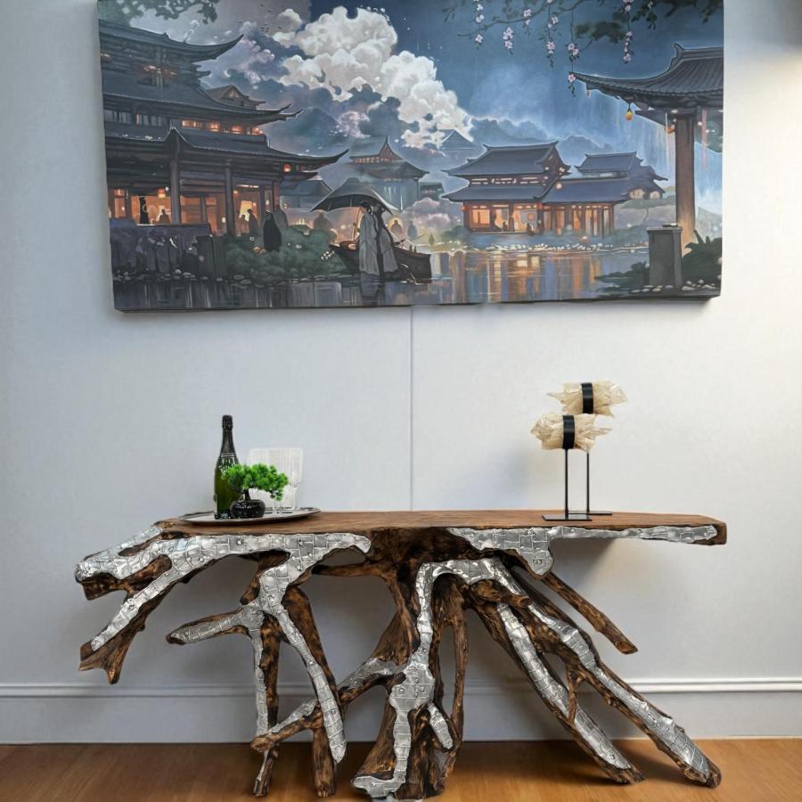 Sideboard aus einer Baumwurzel mit Aluminium