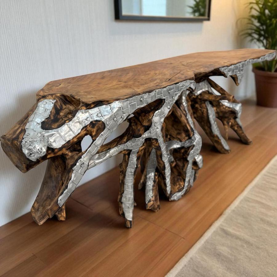 Sideboard aus einer Baumwurzel mit Aluminium
