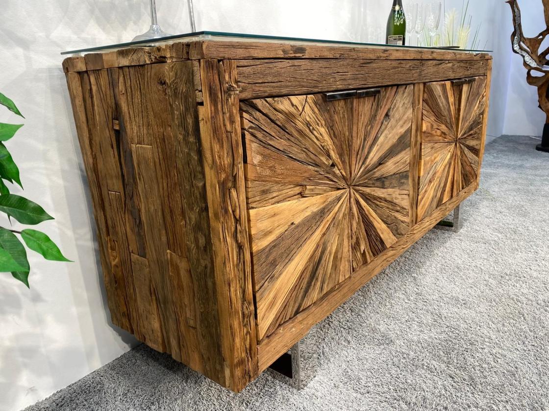Sideboard / Anrichte "Essence" 180 x 45 x 82 cm aus recyceltem Altholz mit Chromgestell und Glasplatte