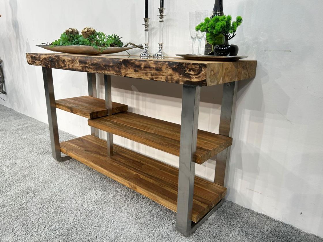 Zeitloses Sideboard aus Holz mit Edelstahl