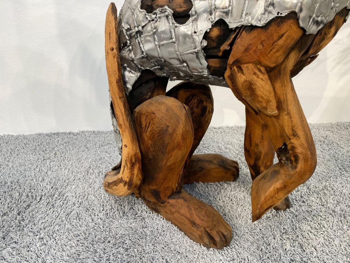 DER TISCHONKEL :: Skulptur Sitzender Hund aus Altholz mit Aluminium