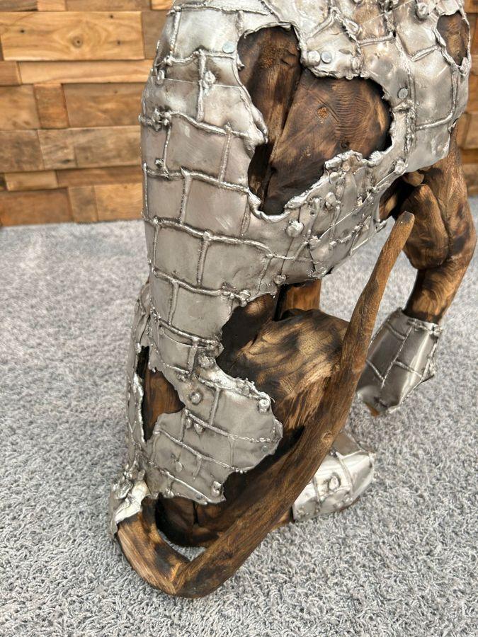 DER TISCHONKEL :: Skulptur Sitzender Hund aus Altholz mit Aluminium