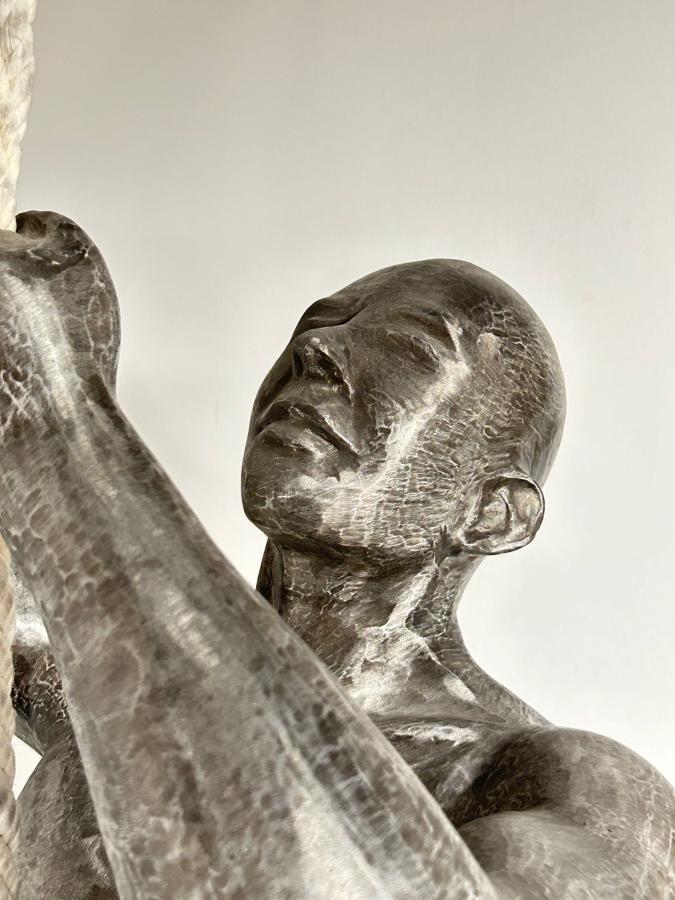 Skulptur / Dekofigur "Seilkletterer" ca. 210 cm aus Aluminium