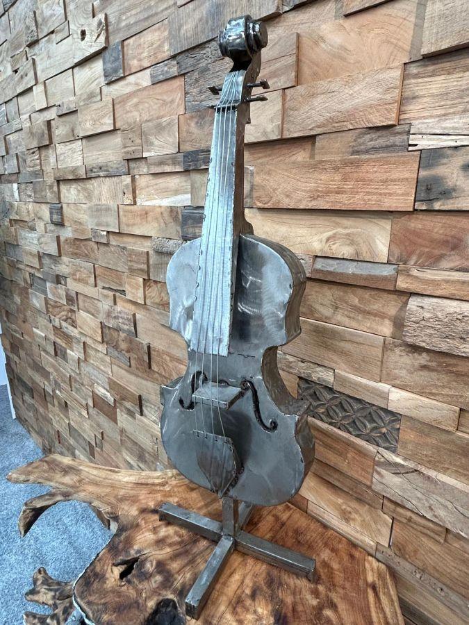 Skulptur Violine aus recyceltem Metall