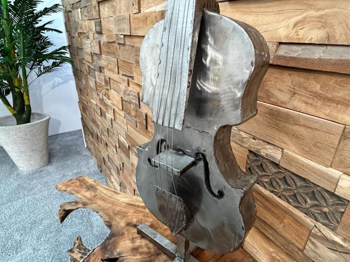 Skulptur Violine aus recyceltem Metall