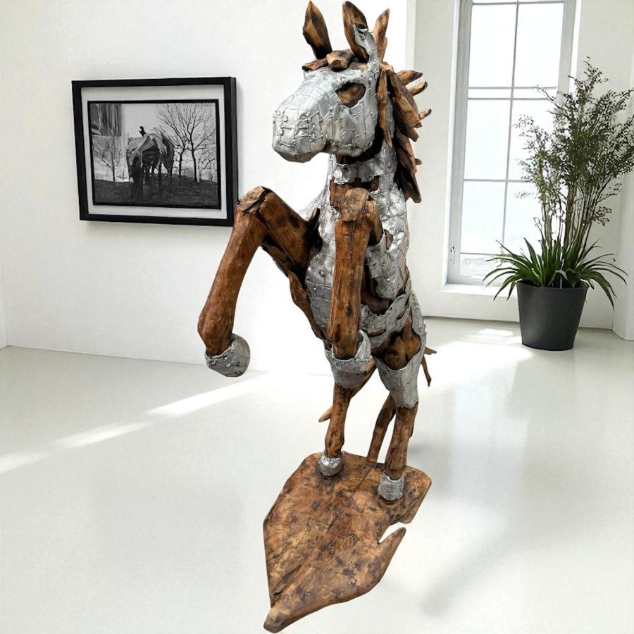 Skulptur / Dekofigur "Steigendes Pferd" ca. H134 x B40 x L70 cm aus Altholz mit Aluminium