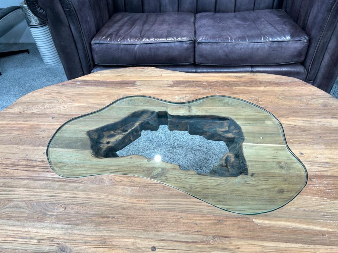 Spektakulärer Couchtisch Fusion mit organischer Form aus Holz mit Metall