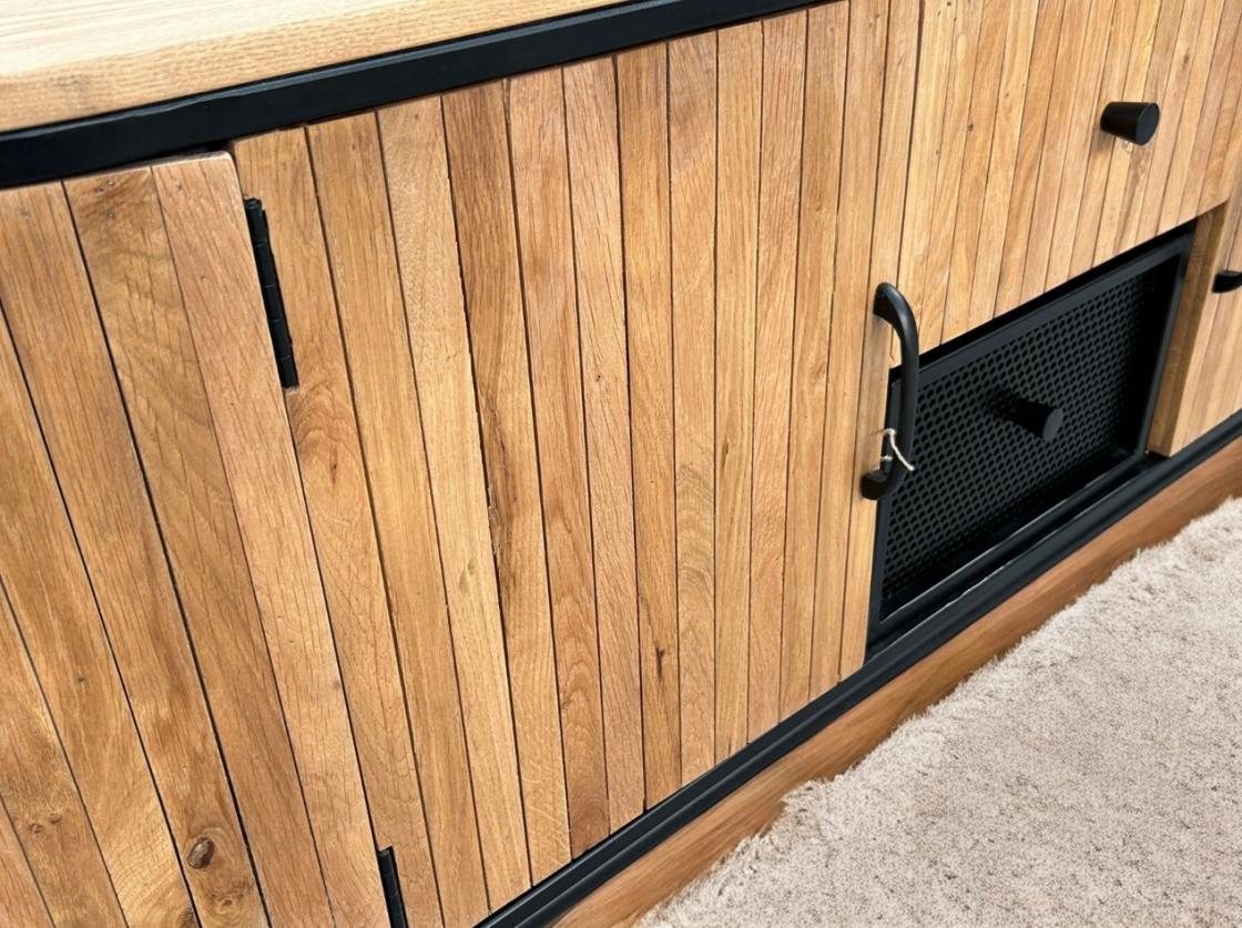 TV-Board aus Eiche Manhattan