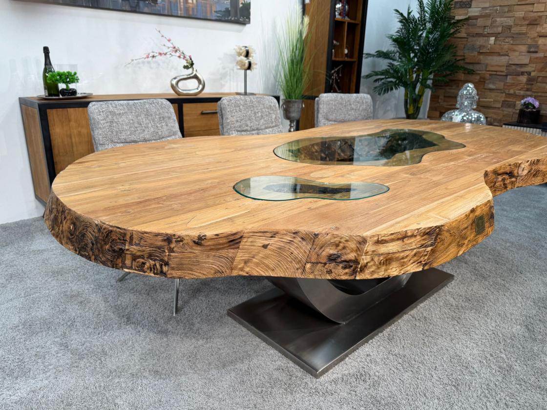 Ungewöhnlicher Esstisch "Fusion", ca. 255 x 127-140 x 78 cm, aus recyceltem Altholz