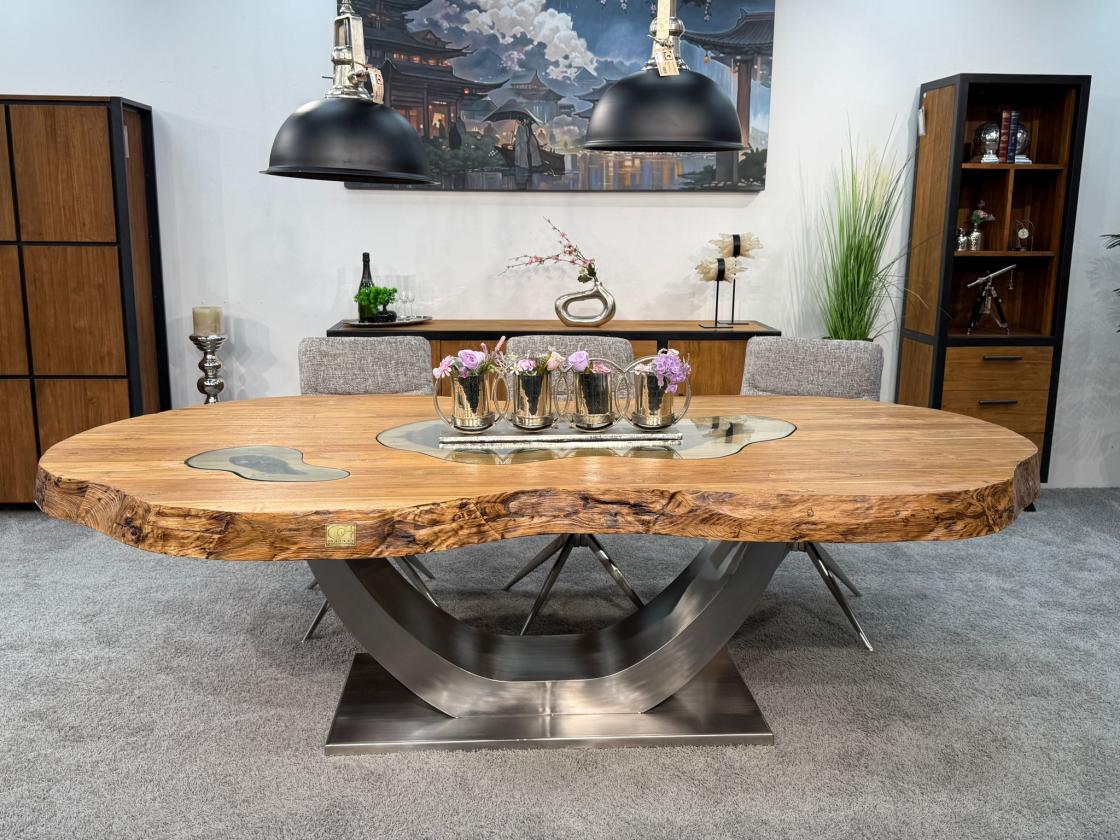Ungewöhnlicher Esstisch aus Vollholz Fusion Unikat Holz