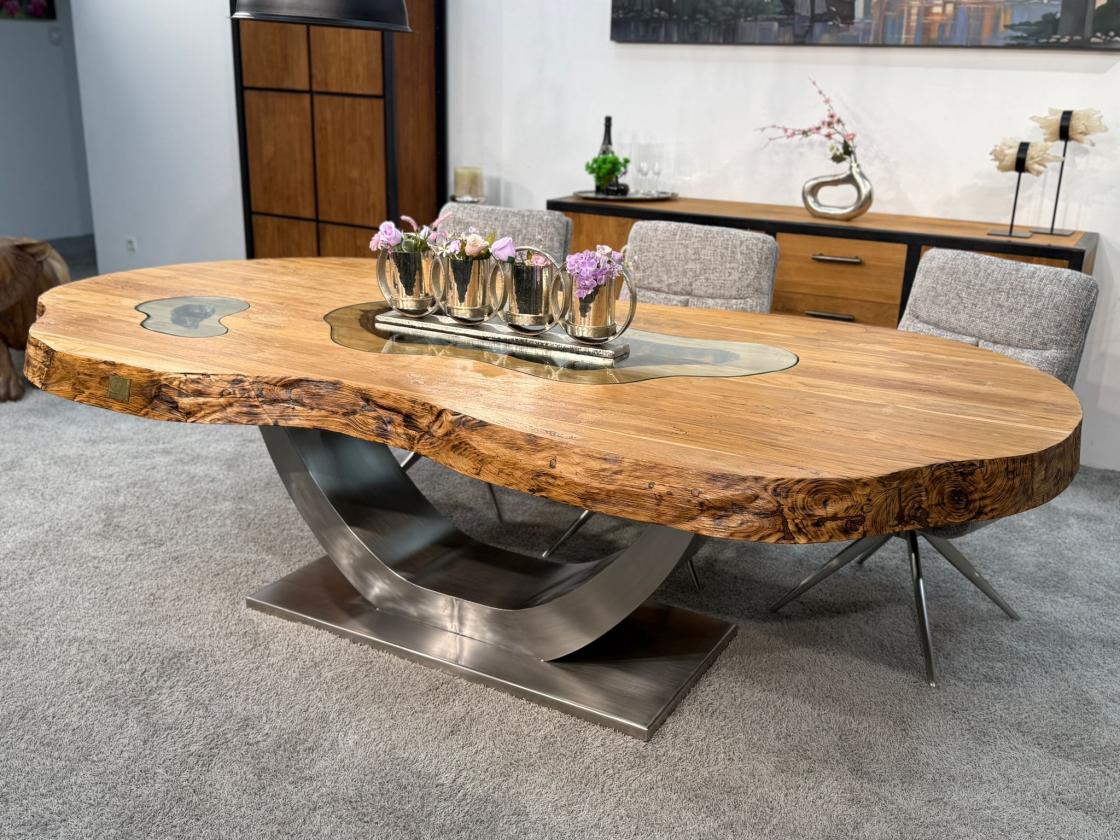 Ungewöhnlicher Esstisch aus Vollholz Fusion Unikat Holz