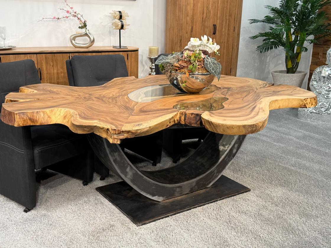 Esstisch aus Baumscheiben Expression