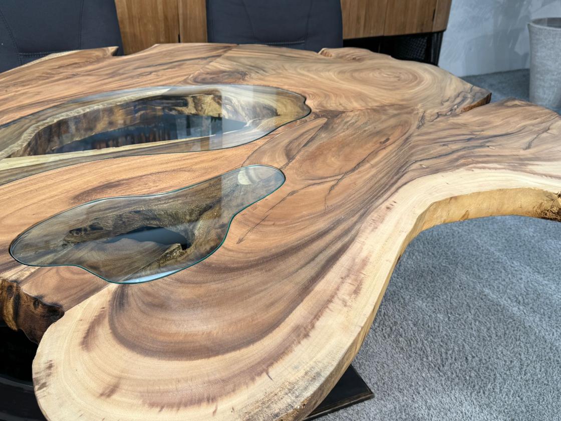 Esstisch aus Baumscheiben Expression