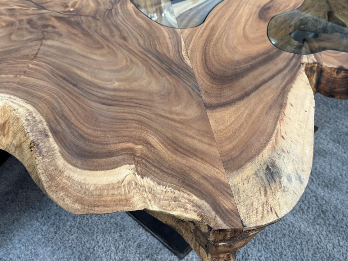 Esstisch aus Baumscheiben Expression