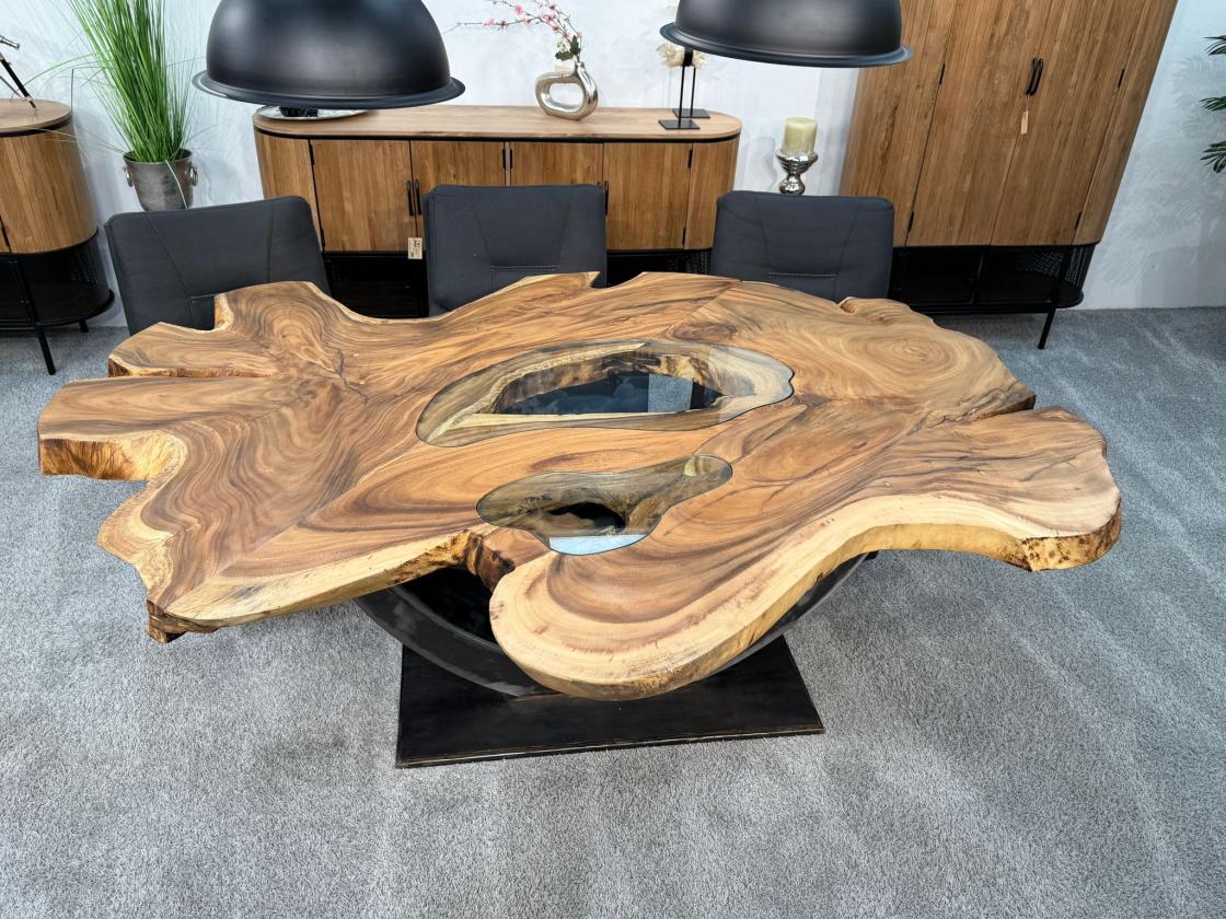 Esstisch aus Baumscheiben Expression