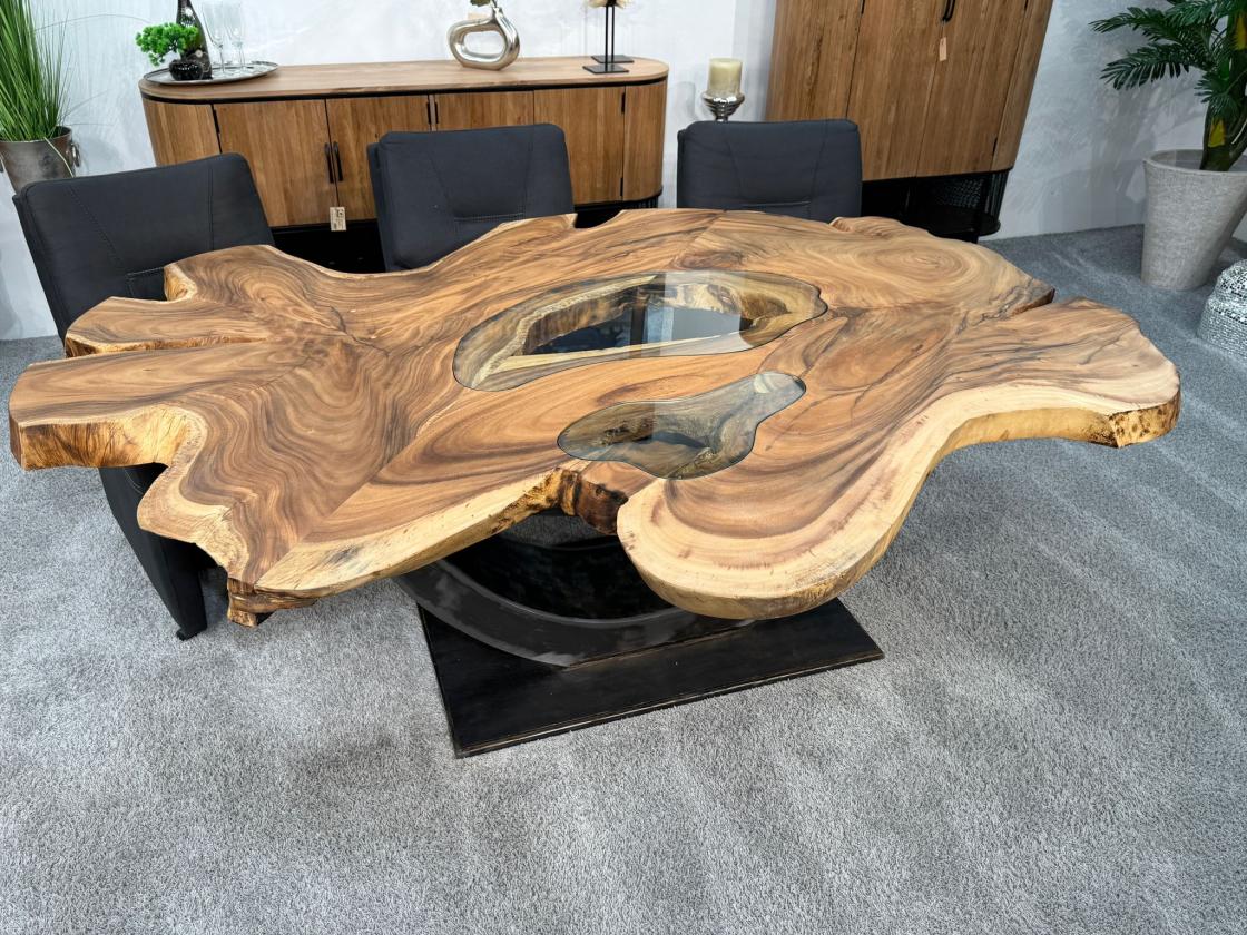 Esstisch aus Baumscheiben Expression