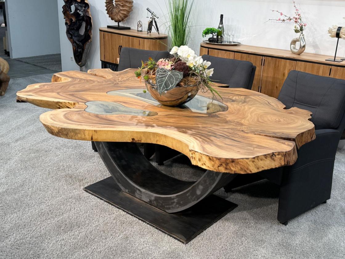 Esstisch aus Baumscheiben Expression