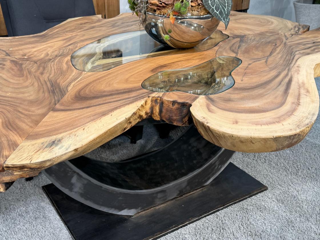 Esstisch aus Baumscheiben Expression