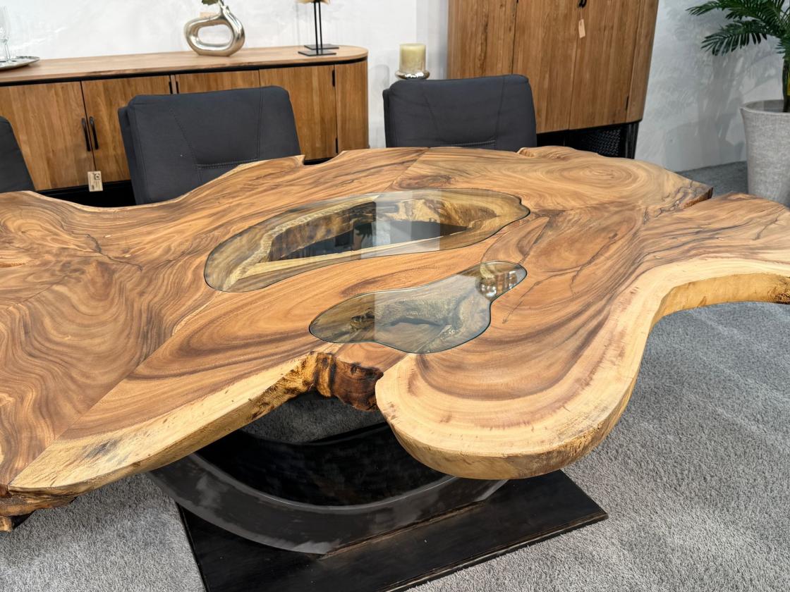 Esstisch aus Baumscheiben Expression