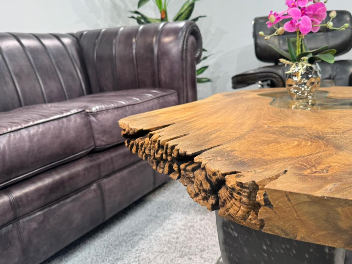 Coffee table made of solid wood, irregular shape, approx. 106 x 75 x 48.5 cm