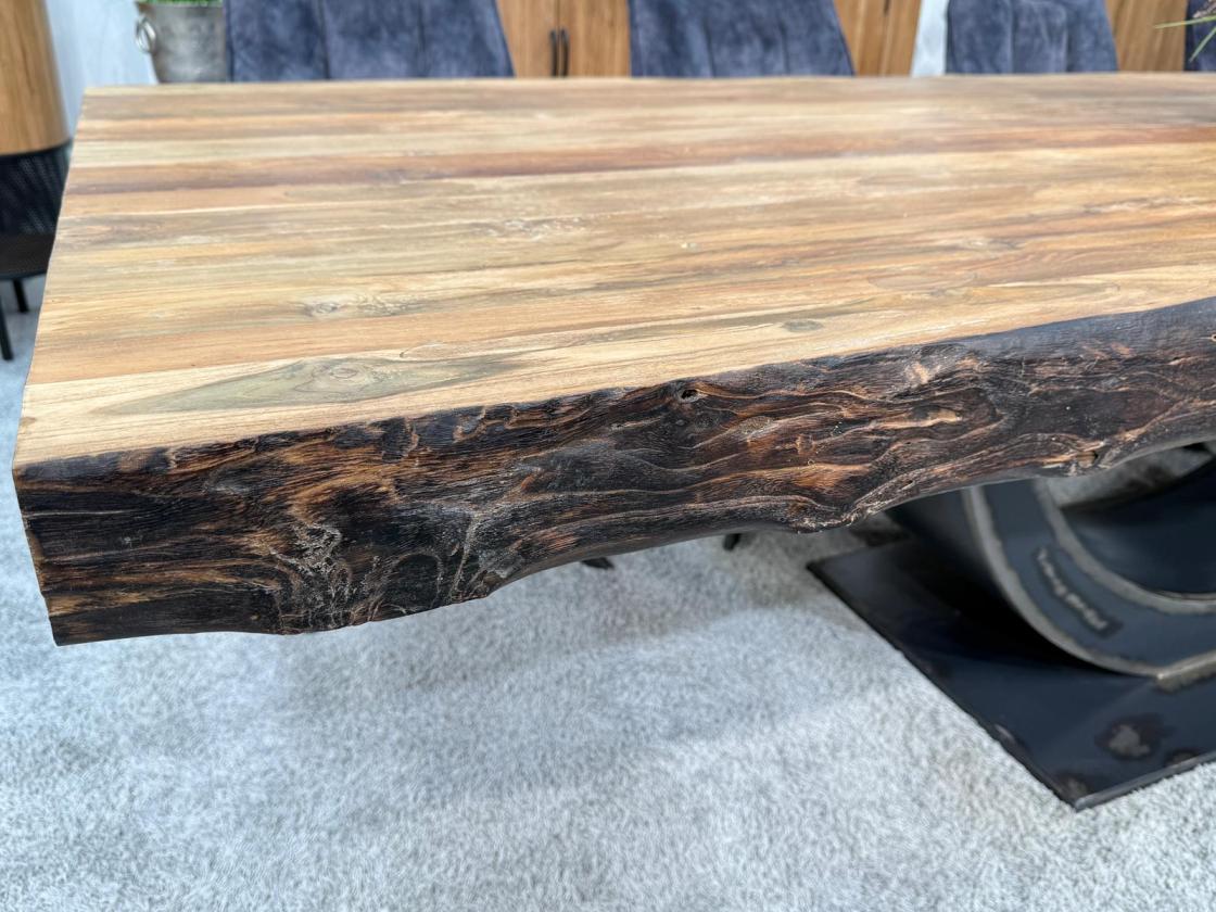 Esszimmertisch-Deep-Island-300cm-mit-Halbmondgestell